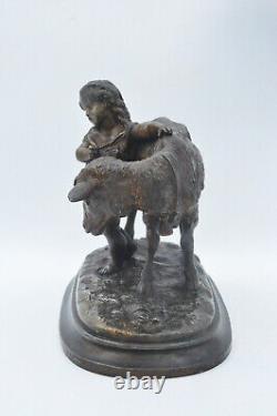 Ancienne statue sculpture L'enfant et la brebis en régule non signée 19° vintage