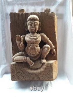 Ancienne statue sculpture char temple dieu hindou en bois sculpté à la main