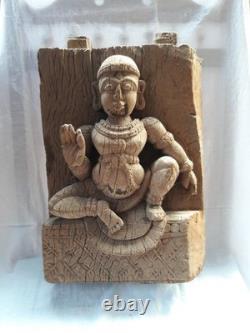 Ancienne statue sculpture char temple dieu hindou en bois sculpté à la main