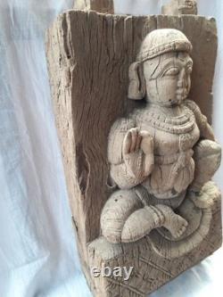 Ancienne statue sculpture char temple dieu hindou en bois sculpté à la main