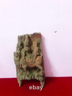 Ancienne statue sculpture murale panneau bois temple hindou Narasimha Swamy L