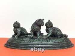 Ancienne statuette statue scène de 3 chats chatons joueurs