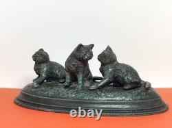 Ancienne statuette statue scène de 3 chats chatons joueurs