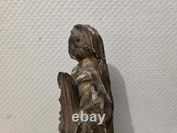 Ancienne statut en bois doré représentant la vierge à l'enfant XVIIe ou avant