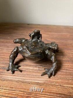 BRONZE ANCIEN JAPON XIX e CRAPAUD ET SON PETIT PATINE BRUNE GRENOUILLE