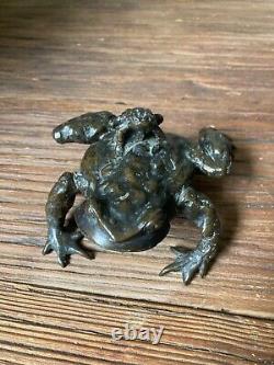 BRONZE ANCIEN JAPON XIX e CRAPAUD ET SON PETIT PATINE BRUNE GRENOUILLE