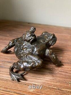 BRONZE ANCIEN JAPON XIX e CRAPAUD ET SON PETIT PATINE BRUNE GRENOUILLE