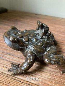 BRONZE ANCIEN JAPON XIX e CRAPAUD ET SON PETIT PATINE BRUNE GRENOUILLE