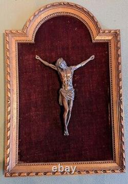 Belle Sculpture ancienne Christ en croix cadre statue religieuse Jésus religion
