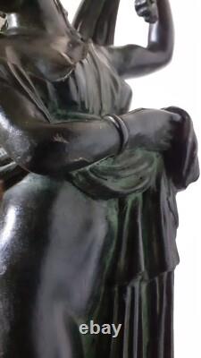 Bronze ancien Vénus sortant du bain