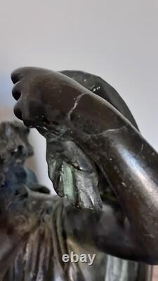 Bronze ancien Vénus sortant du bain