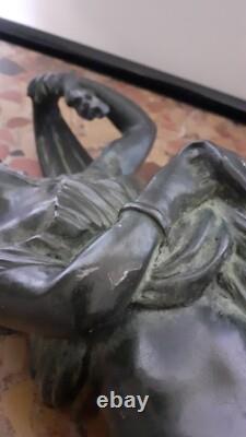Bronze ancien Vénus sortant du bain