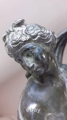 Bronze ancien Vénus sortant du bain