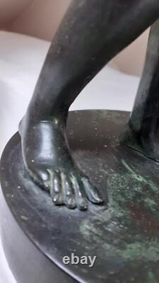 Bronze ancien Vénus sortant du bain