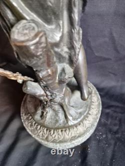 Bronze ancien marqué Clodion