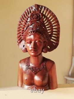 Buste de femme Balinaise Statue ancienne en bois massif