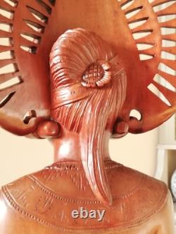 Buste de femme Balinaise Statue ancienne en bois massif