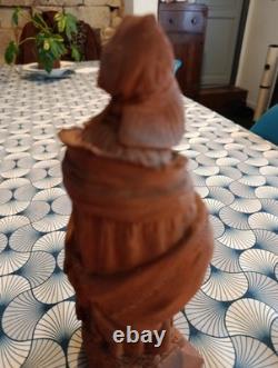 Dieppe terre cuite Ancienne Femme De Pêcheur, Signée Illisible Et Datée 1875