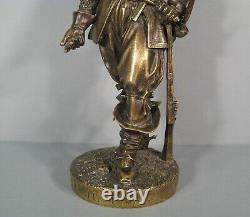 Écuyer Gil Blas De Santillane Sculpture Bronze Ancien Signé Levêque