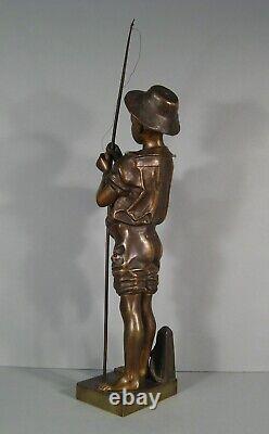 Enfant Pêcheur A La Ligne Sculpture Bronze Ancien Signé Lavergne