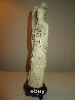 Geisha Okimono Japon fin XIXeme Statuette avec proverbe ancien