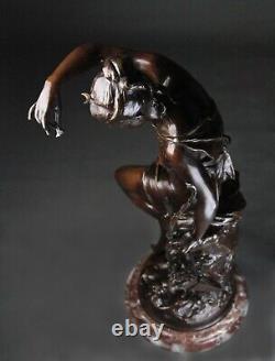 Grand bronze ancien Nymphe de Diane par Mathurin Moreau circa 1900