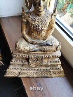 Grande statue sculpture de bouddha vintage ancien en bronze doré d'Inde XXe