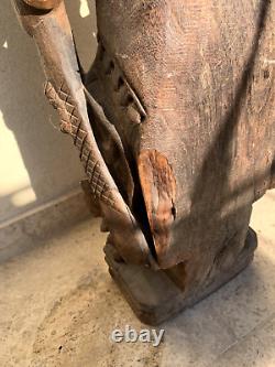 INDE, XXeme Ancienne Sculpture en bois Gardien de tigre au repos H 76cm