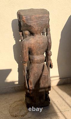 INDE, XXeme Ancienne Sculpture en bois Gardien de tigre au repos H 76cm