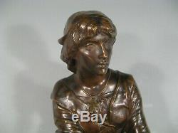 Jeanne D'arc Bergère A Domremy Ancienne Sculpture En Bronze Signée Massoulle