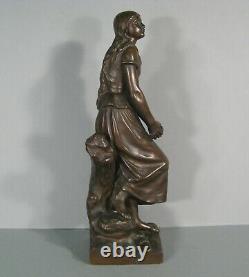 Jeanne D'arc Bergère Fileuse Sculpture Bronze Ancien Signé Eugène Laurent