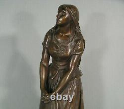 Jeanne D'arc Bergère Fileuse Sculpture Bronze Ancien Signé Eugène Laurent