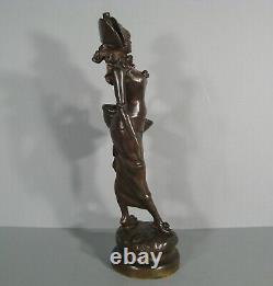 Jeune Femme Elegante Au Panier Sculpture Bronze Ancien Signé Alfred Grevin