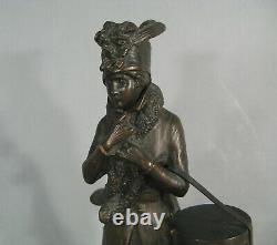 Jeune Femme Parisienne Modiste Belle Époque Année Folle Sculpture Bronze Ancien