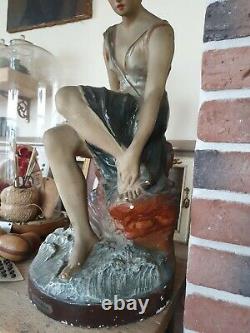 Jolie et grande baigneuse statue ancienne plâtre Sortant du bain 62,5 cm