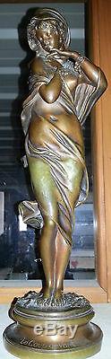 Jolie statuette ancienne 19ème Le coup de vent bronze signé Maubach datée 188