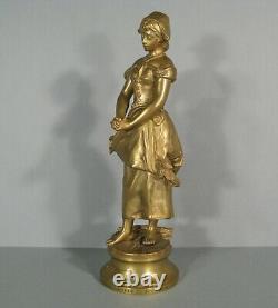 L'angélus Sculpture Jeune Femme Paysanne A La Prière Bronze Ancien Signé Gaudez