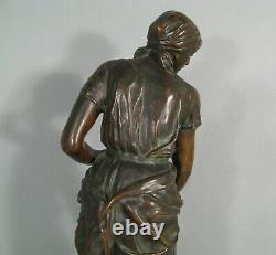 La Paysanne Faucheuse Femme Sculpture Bronze Ancien Signé Cherc Et Goldscheider