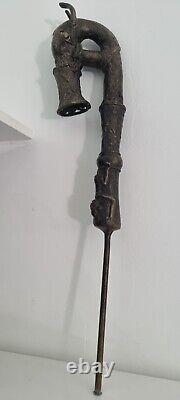 Old Bronze Animal Sculpture Africa. Statue bronze ancien Afrique pipe Cameroun