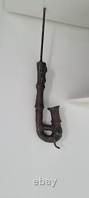 Old Bronze Animal Sculpture Africa. Statue bronze ancien Afrique pipe Cameroun