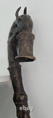 Old Bronze Animal Sculpture Africa. Statue bronze ancien Afrique pipe Cameroun