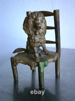 Petit Bronze 19°s Statue animalière décor Chien Vieille chaise Sculpture Ancien