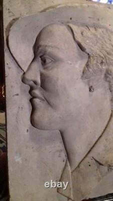 Portrait d'une élégante art déco, médaillon plâtre ancien, Dim 3323 cm