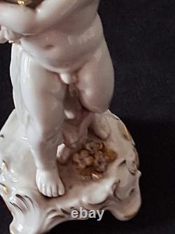 Putti Sculpture ancienne en porcelaine Signée Rudolf Kammer