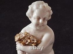 Putti Sculpture ancienne en porcelaine Signée Rudolf Kammer