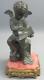 Putti Ancien En Bronze Sur Socle En Bronze Doré Et Tissu. Hauteur 25,50 Cm