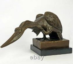 Rare Ancienne Statue Bronze Animalier D'un Pélican Signée Barye