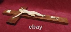 Rare magnifique ancien grand christ sur croix sculpter très fin détail