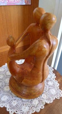 SCULPTURE/STATUE en bois ancienne couple amour homme/femme/enfant 30 cm