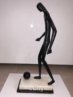 Sculpture L'Homme du Ballon Football Art Contemporain Statue Ancien Rare Sport